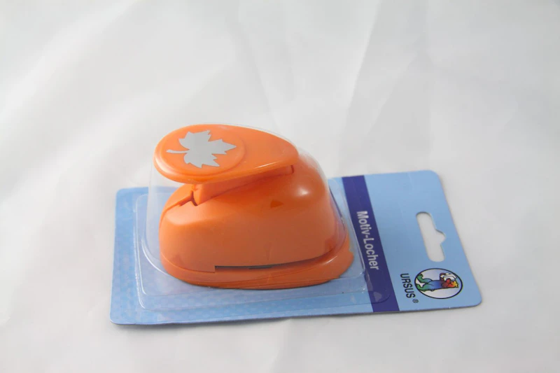 Motivstanzer mittel "Blatt"