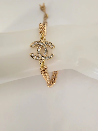 Bracelet gold chains with charm 