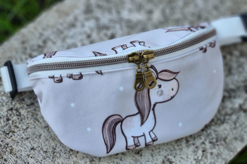 Bauchtasche, Crossbody Bag, Softshell Pferde weiß/weiß