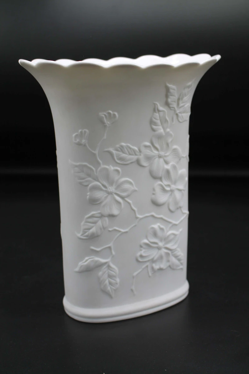 Antikes Vase von der Firma Kaiser, weiß