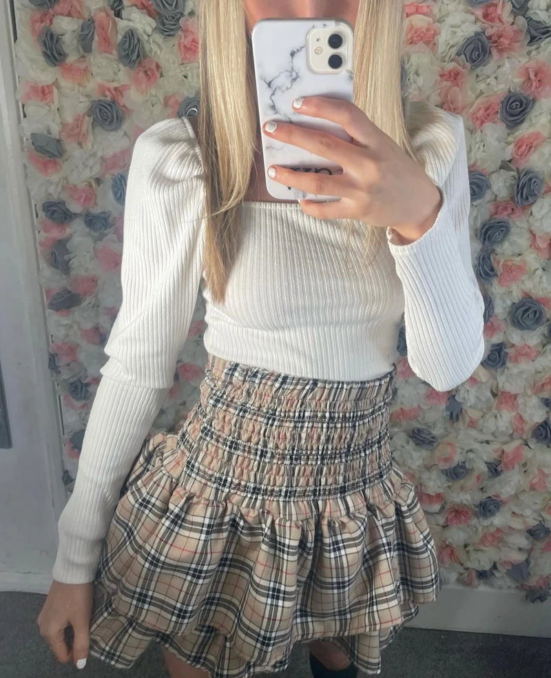 Beige tartan ruffle skirt 