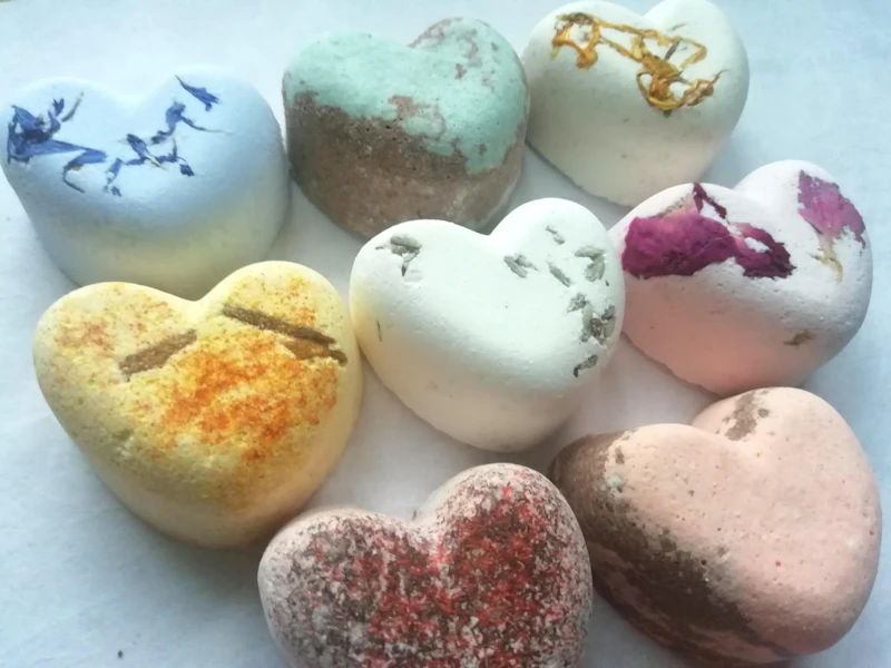 8 Aromatherapy Bath Bombs Hearts