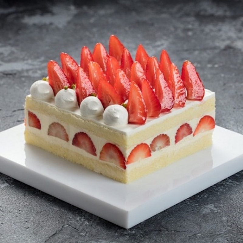 Strawberry vanilla cake 6 inches (MGM pastry bar)