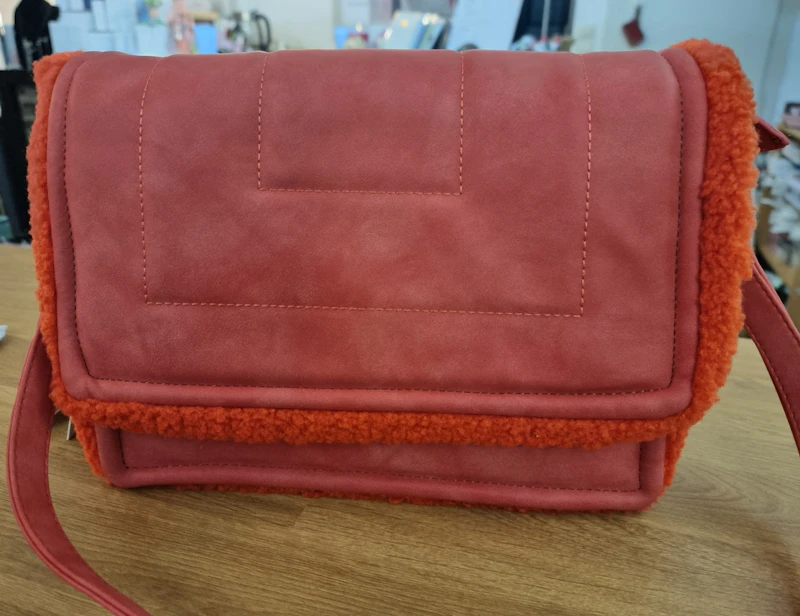 Orange Handtasche, Plüschig