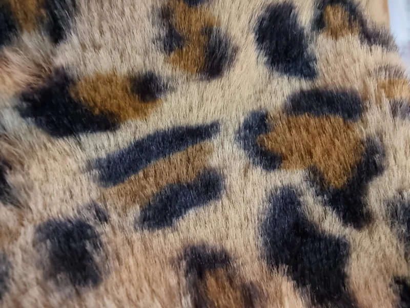 Bauchtasche aus Tieger Plüsch