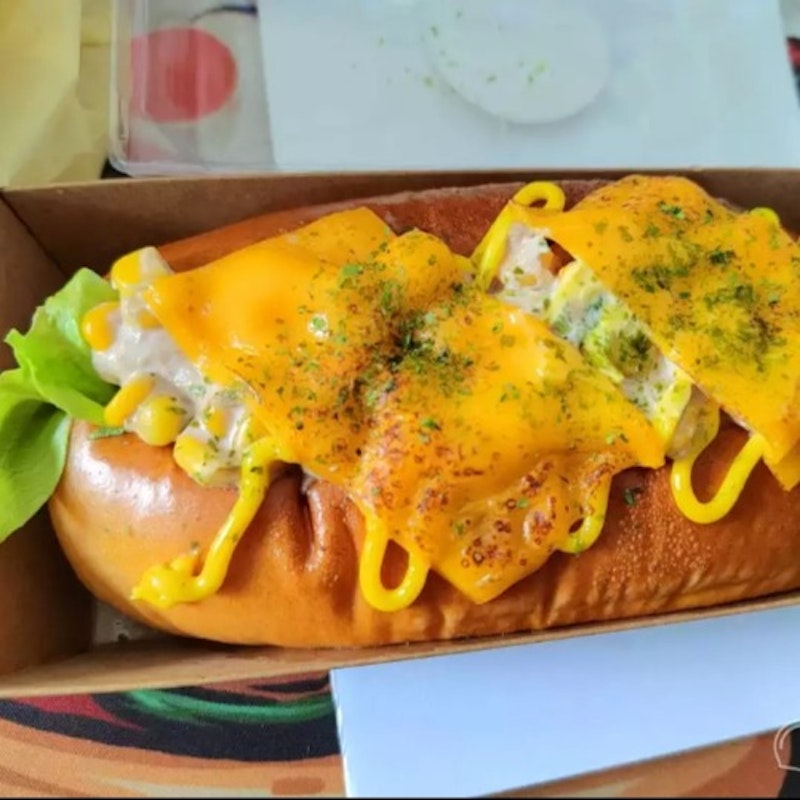 Italian Cheese Spicy Beef Hotdog + Cheese Pork Hotdog (龍園蕾思)