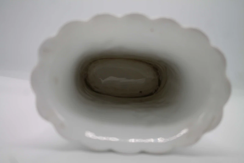 Antikes Vase von der Firma Kaiser, weiß