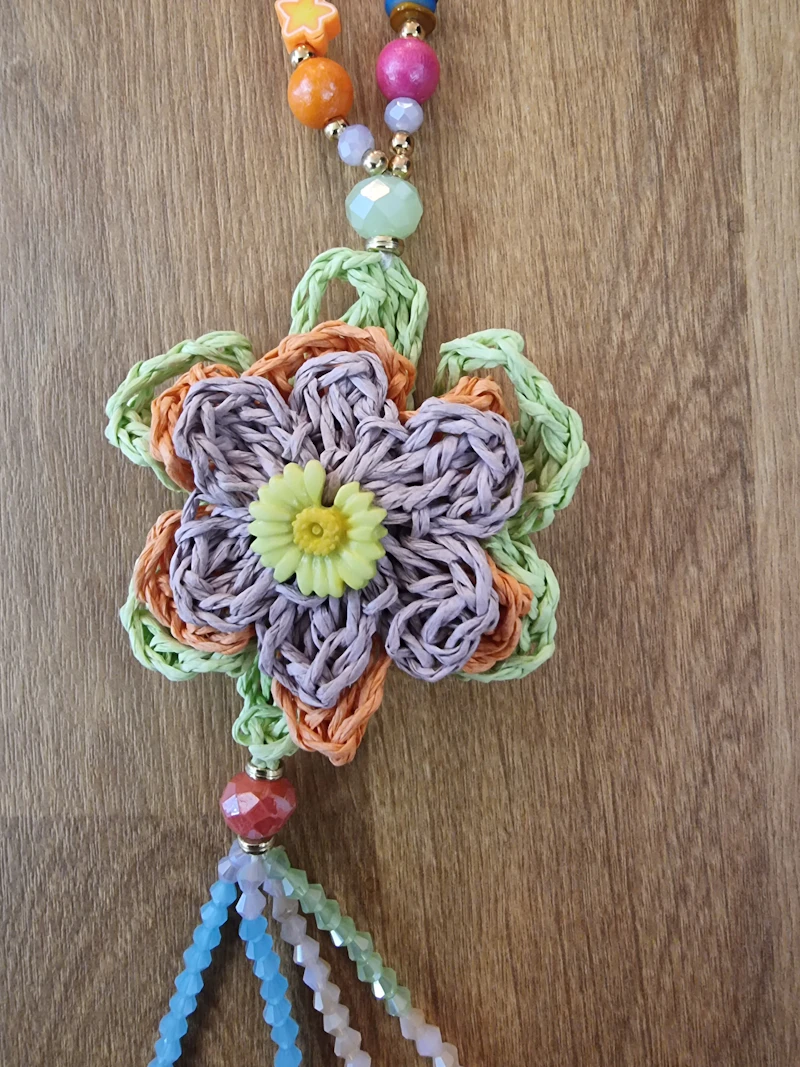 Lange bunte Kette