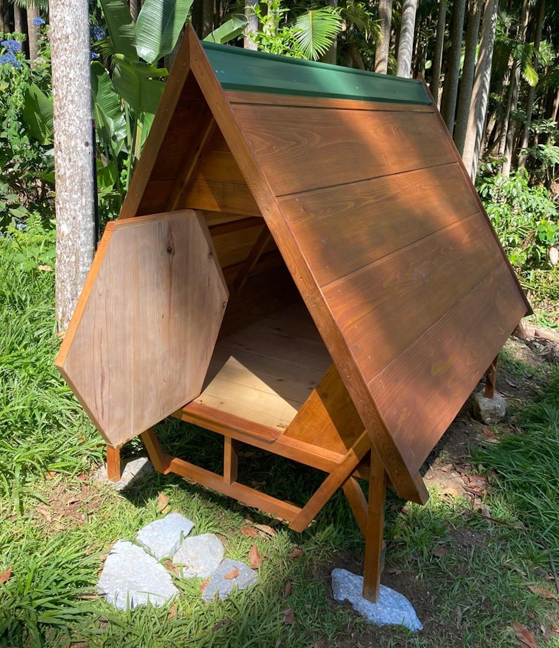 double BEE HEALING HUT