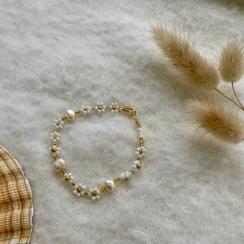 Flowers and Pearls - White and Gold