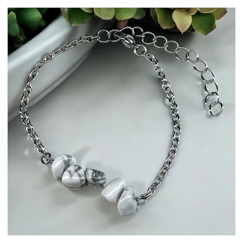 Armkettchen "Liara" mit Howlith
