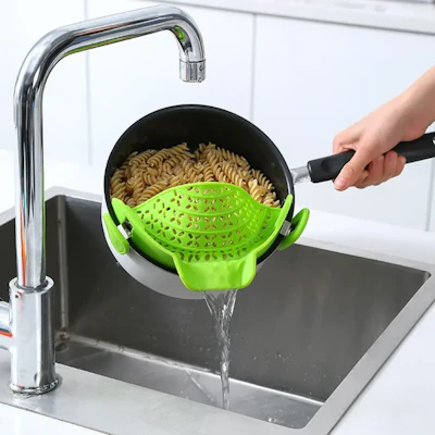 Clip on stainer