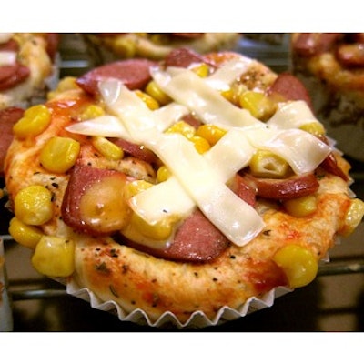 Ham pizza bread (Snowwhite)