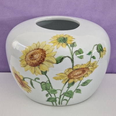 große Porzellanvase mit Sonnenblumen