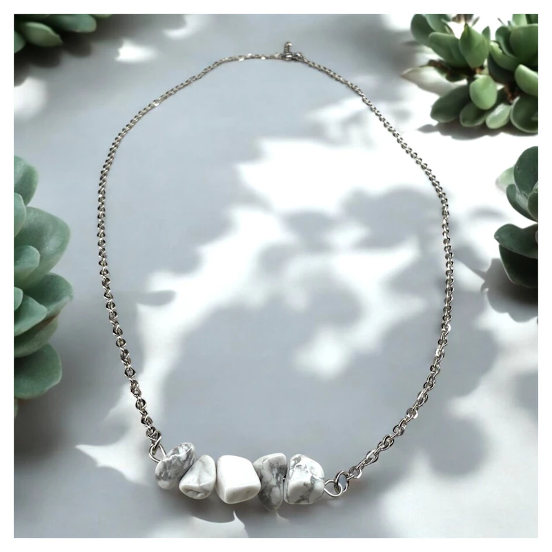 Kette "Liara" mit Howlith