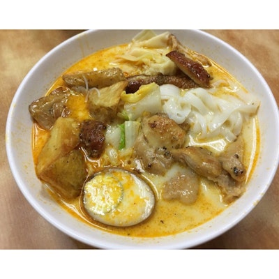 Chicken chop Flat Noodles with potato (龍園小熊貓)