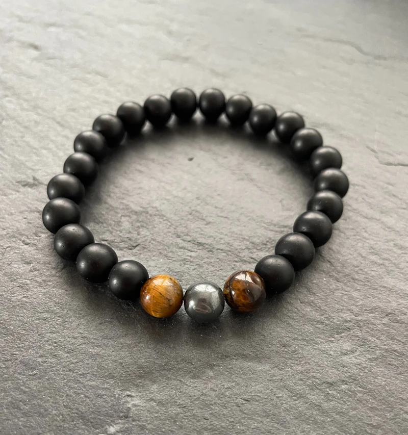 Mattes Lava Armband mit Tigerauge und Hämatit