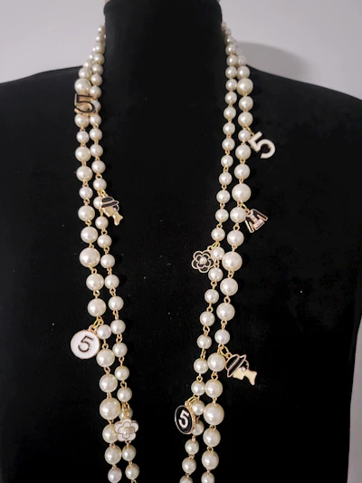 Coco inspired pearls necklace 