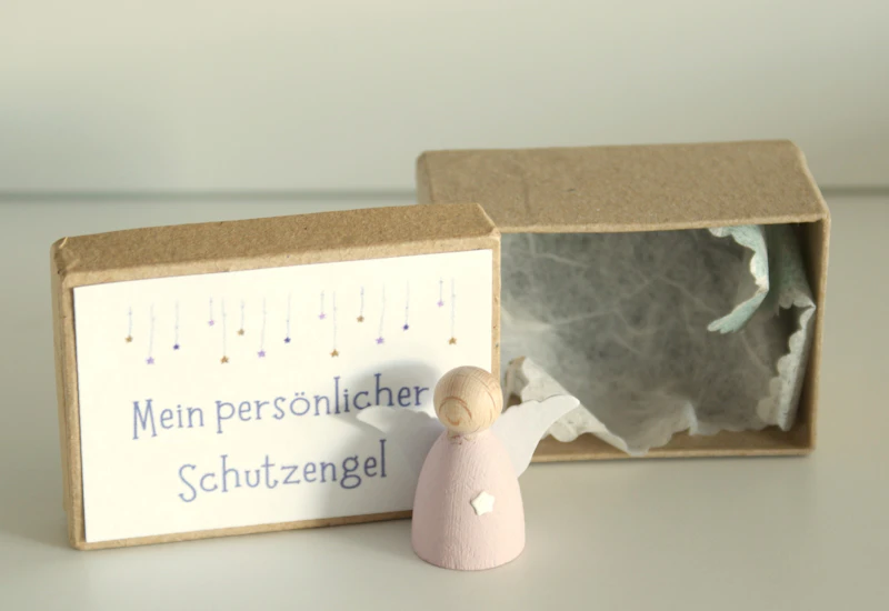 Mini Schutzengel aus Holz inklusive Geschenkbox 