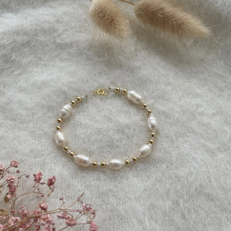 Juli Armband mit Süßwasserperlen