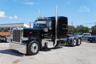 2018 PETERBILT 389