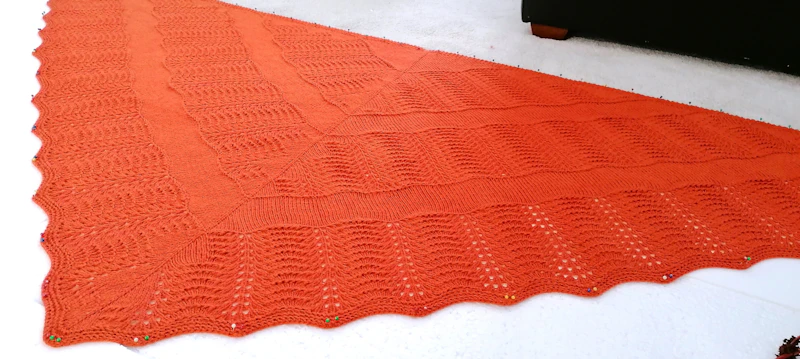 Triangular scarf - Ajour, made of 100% Acryl, hand knitted, will be made in your favorite color! (to order)