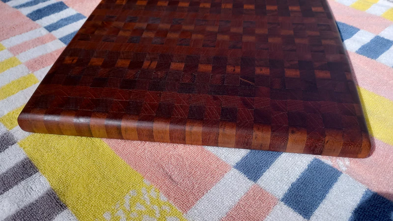 End grain cutting board. Small squared.