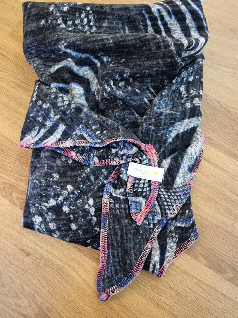 Print Dora, Black-Blue, 150 in der Breite