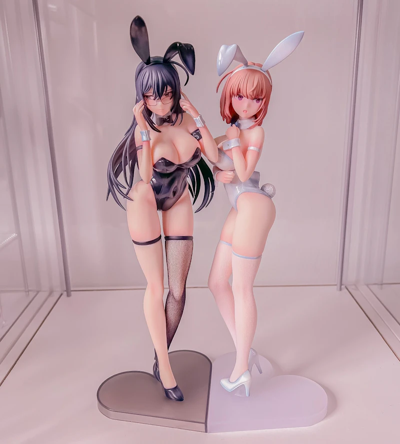 Ikomochi Original Characters: Black Bunny Aoi and White Bunny Natsume 1:6 Scale PVC Figure Set (Ensoutoys)