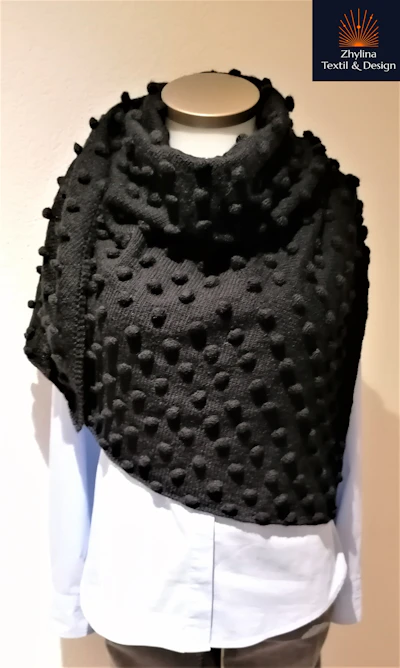 Triangular scarf in black, hand-knitted with ball pattern, will be made in your favorite color (to order)