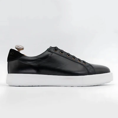 Basket en cuir noir 