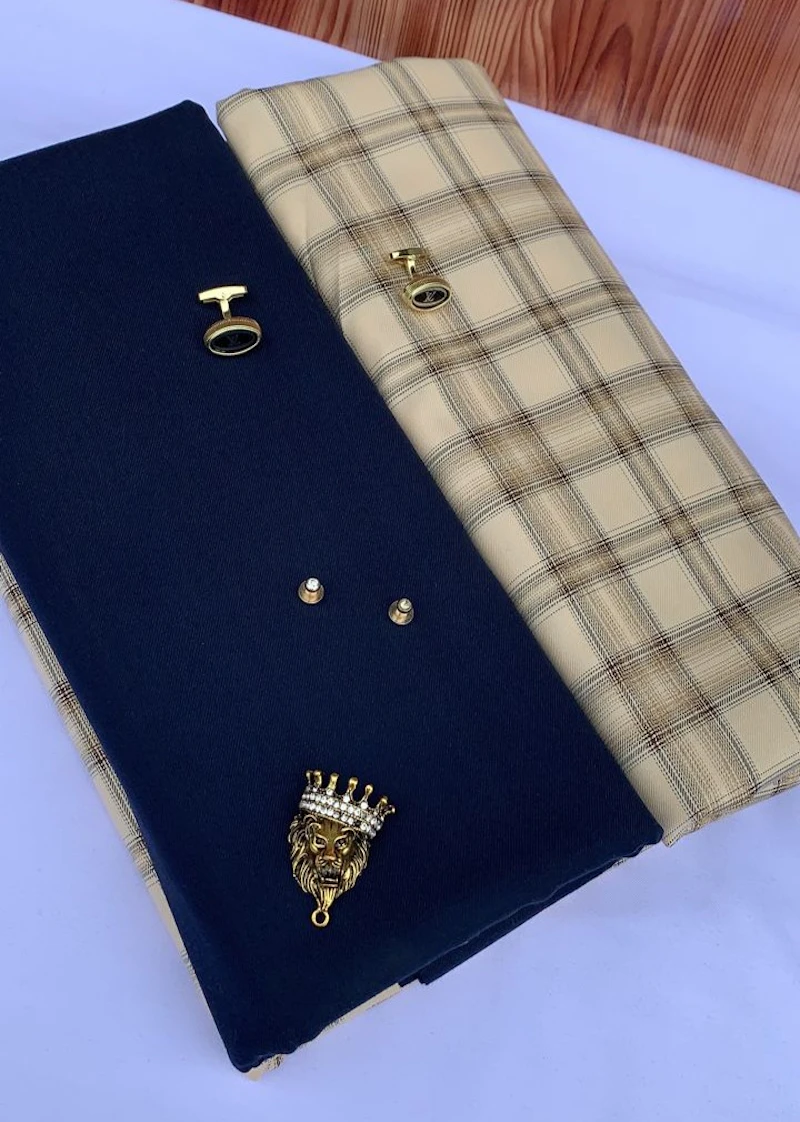 Dark blue and brown Senator