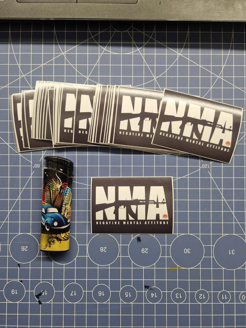 [VINYL-OUTDOORSTICKER-PACK] "NMA"