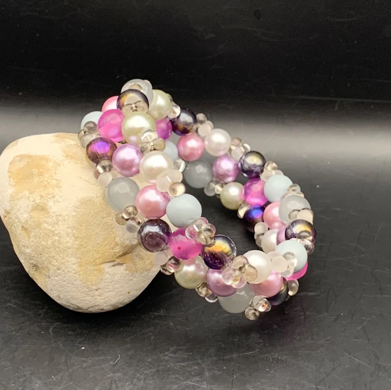 •• SÅLD •• 3-radigt armband SYREN lila/rosa/grå