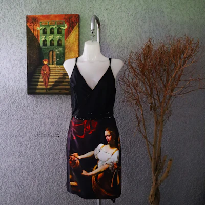 Vestido Reversible inspirado en Judith y Holofernes de Caravaggio