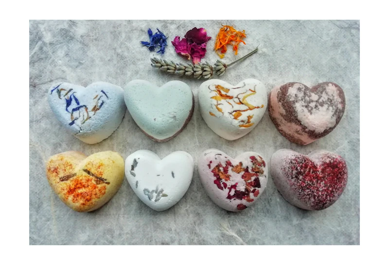 8 Aromatherapy Bath Bombs Hearts
