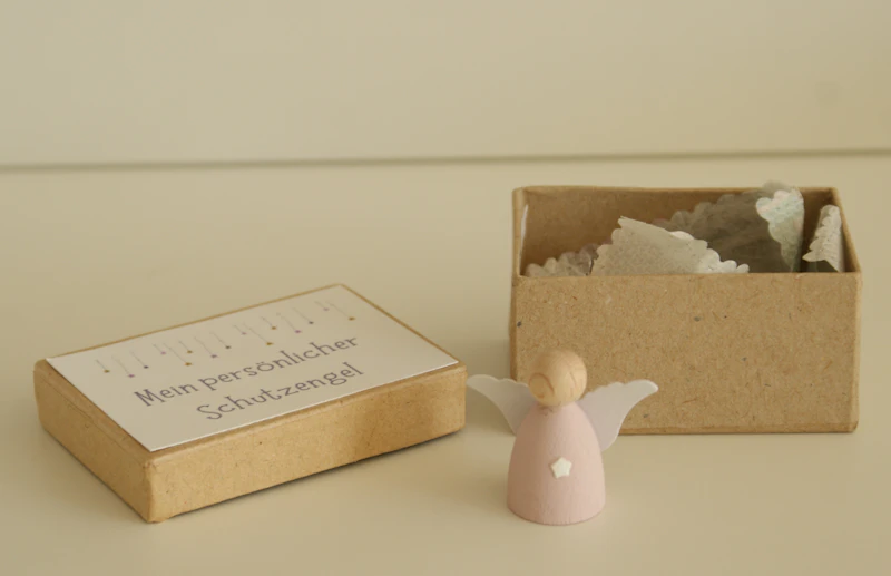 Mini Schutzengel aus Holz inklusive Geschenkbox 