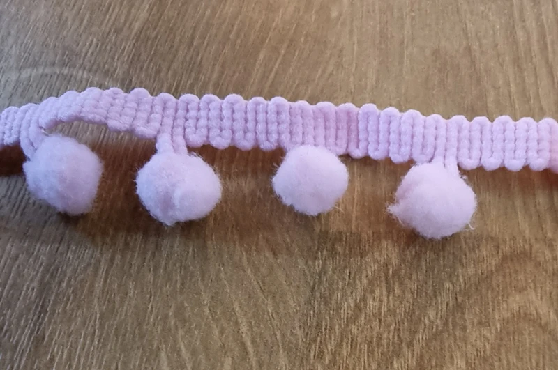 Pom Pom Bordüren, verschiedene Farben 