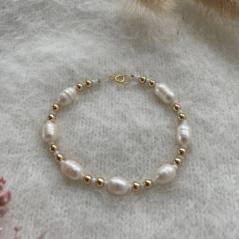 Juli Armband mit Süßwasserperlen