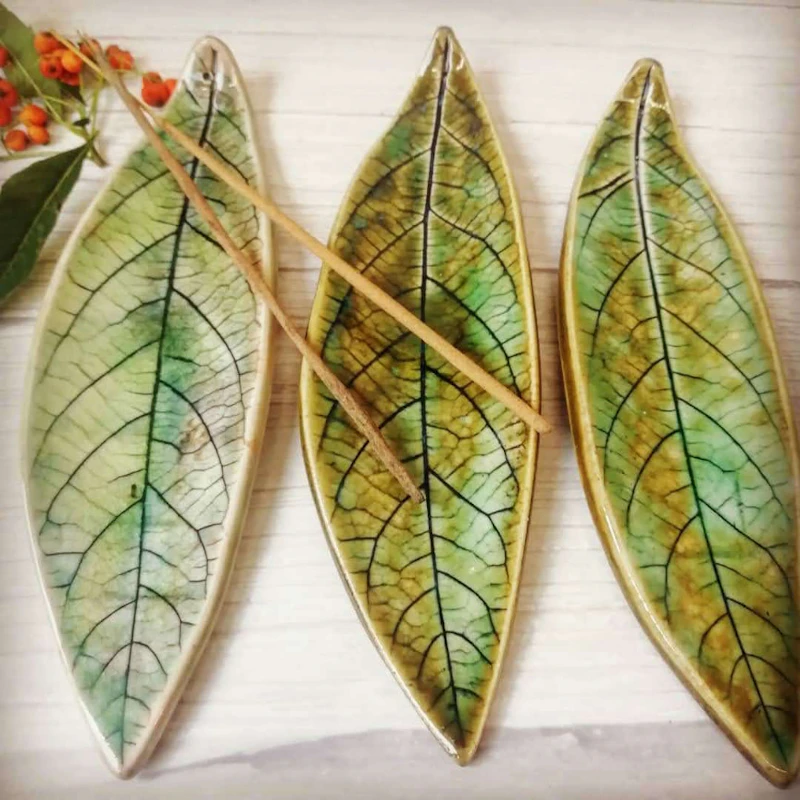 Ceramic avocado leaf incence burner