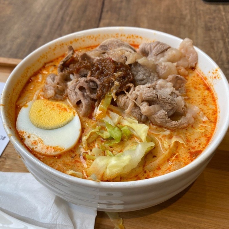 Noodles with Beef + Porkchop + Potato (龍園小熊貓)