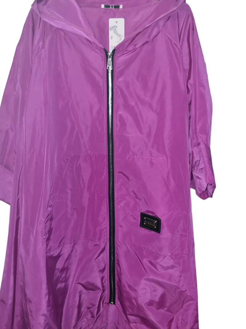 Regenjacke in verschiedenen Farben