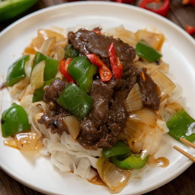 Stir-Fried Beef in Black Bean Sauce and Pepper with Rice (多寶翡翠)