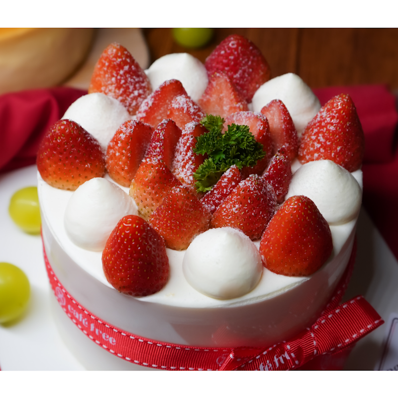 Strawberry snow cake 6 inches (Cafe free)