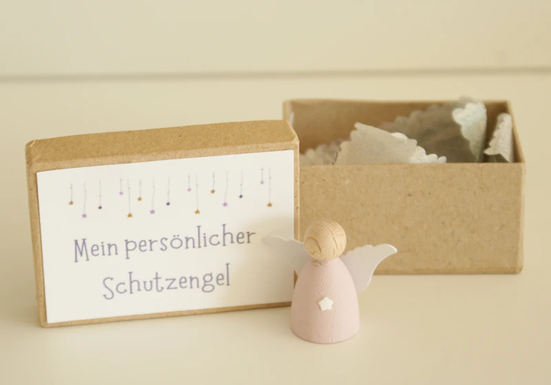 Mini Schutzengel aus Holz inklusive Geschenkbox 