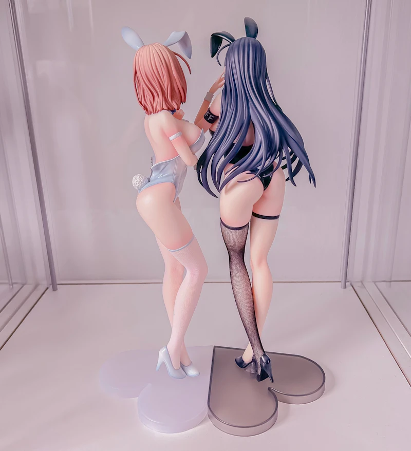Ikomochi Original Characters: Black Bunny Aoi and White Bunny Natsume 1:6 Scale PVC Figure Set (Ensoutoys)