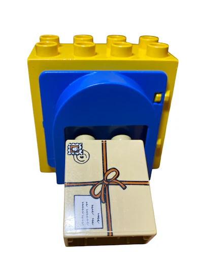 Briefkasten mit Paket