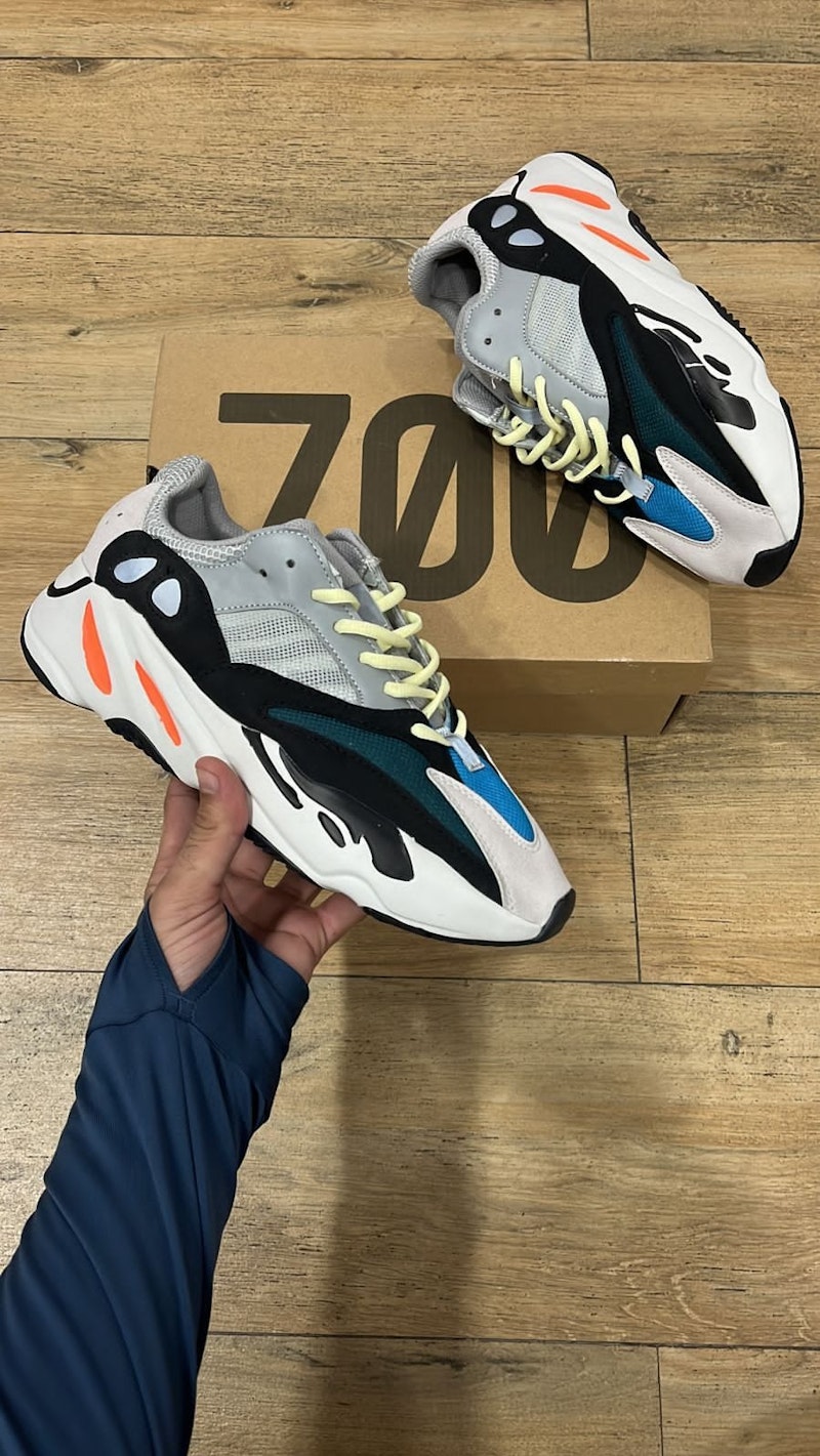 Adidas yeezy boost 700 wave runner 