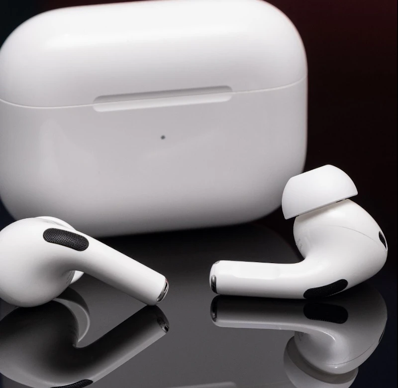 Apple Airpods Pro with free case