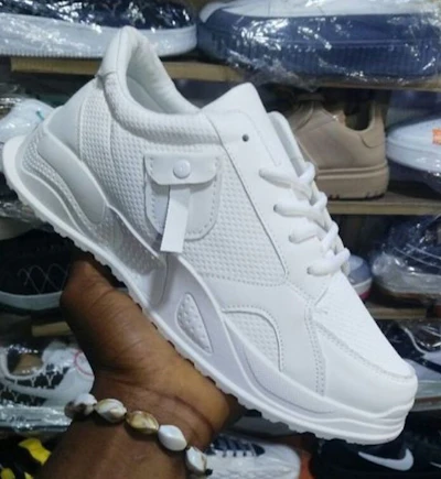 Unisex trendy fashion sneakers- white